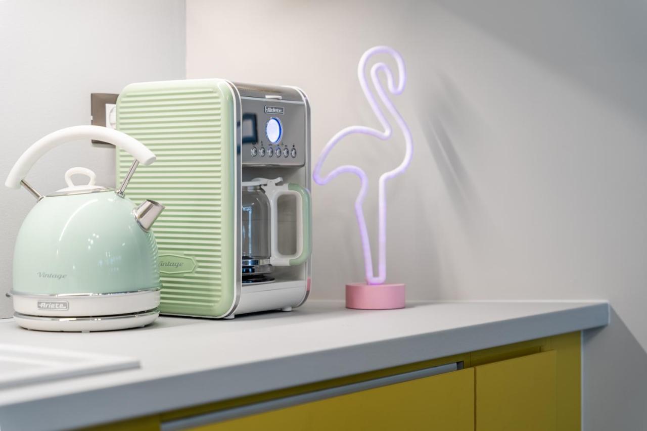 Pop Art Homm In Groovy Koukaki Apartment Атина Екстериор снимка