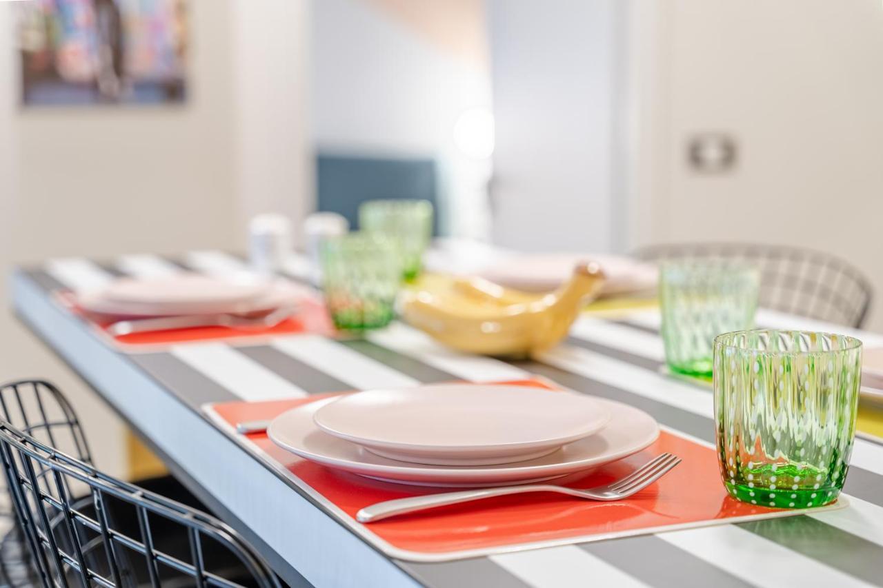 Pop Art Homm In Groovy Koukaki Apartment Атина Екстериор снимка