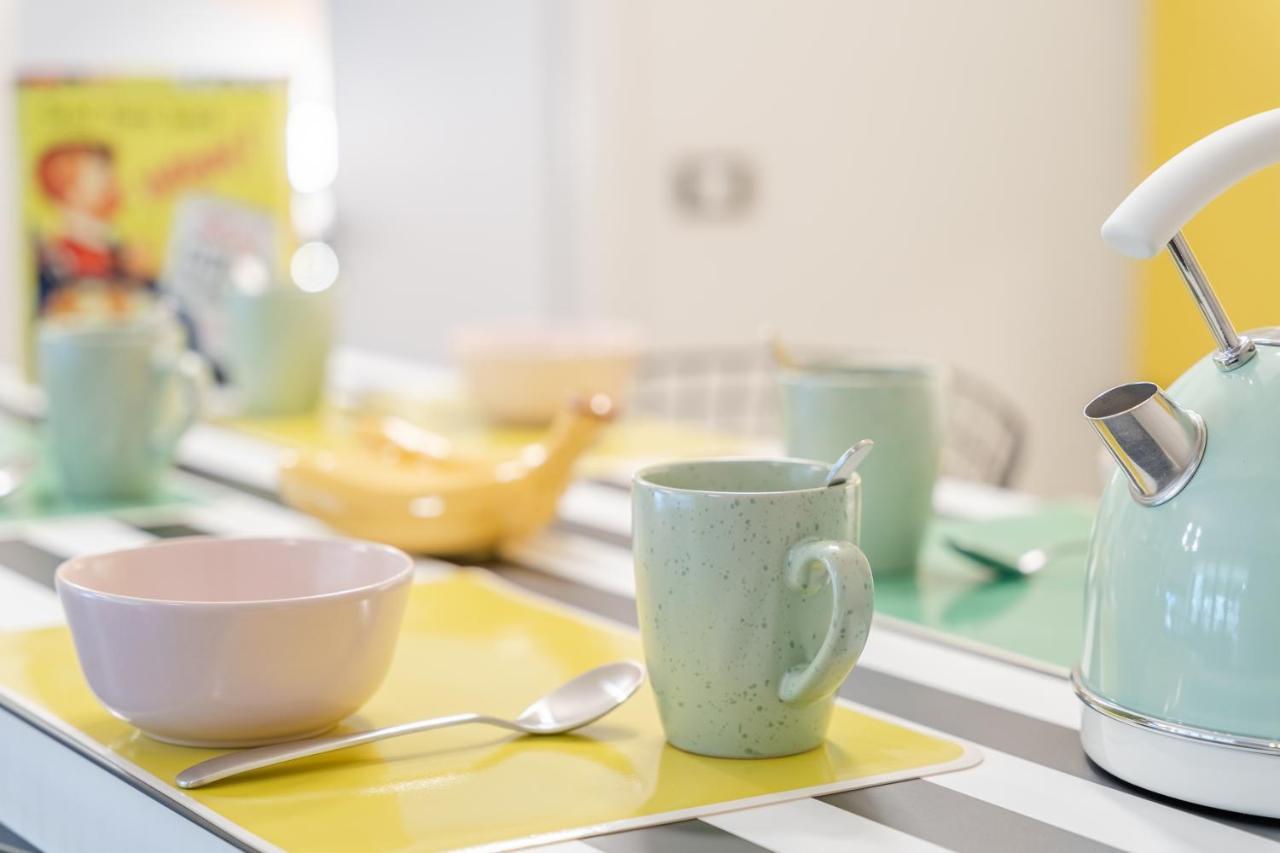 Pop Art Homm In Groovy Koukaki Apartment Атина Екстериор снимка
